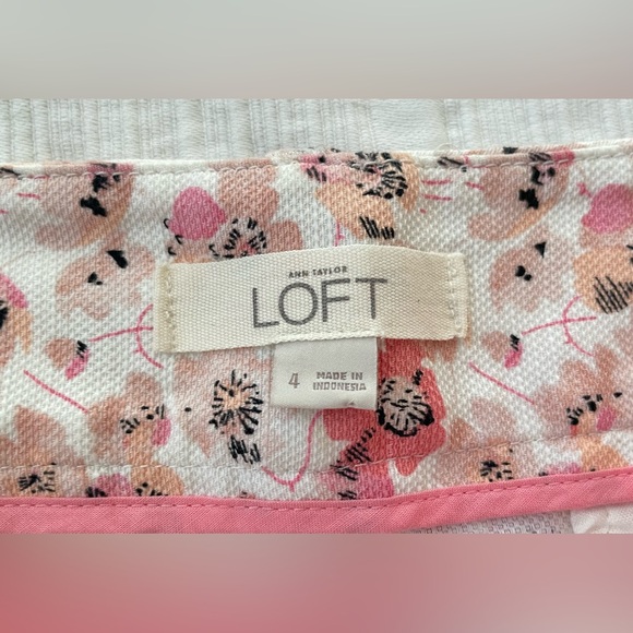 NWOT Loft floral shorts - Picture 6 of 7